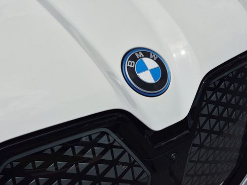 Used 2024 BMW iX xDrive50 w/ Premium Package AWD/4WD image 34