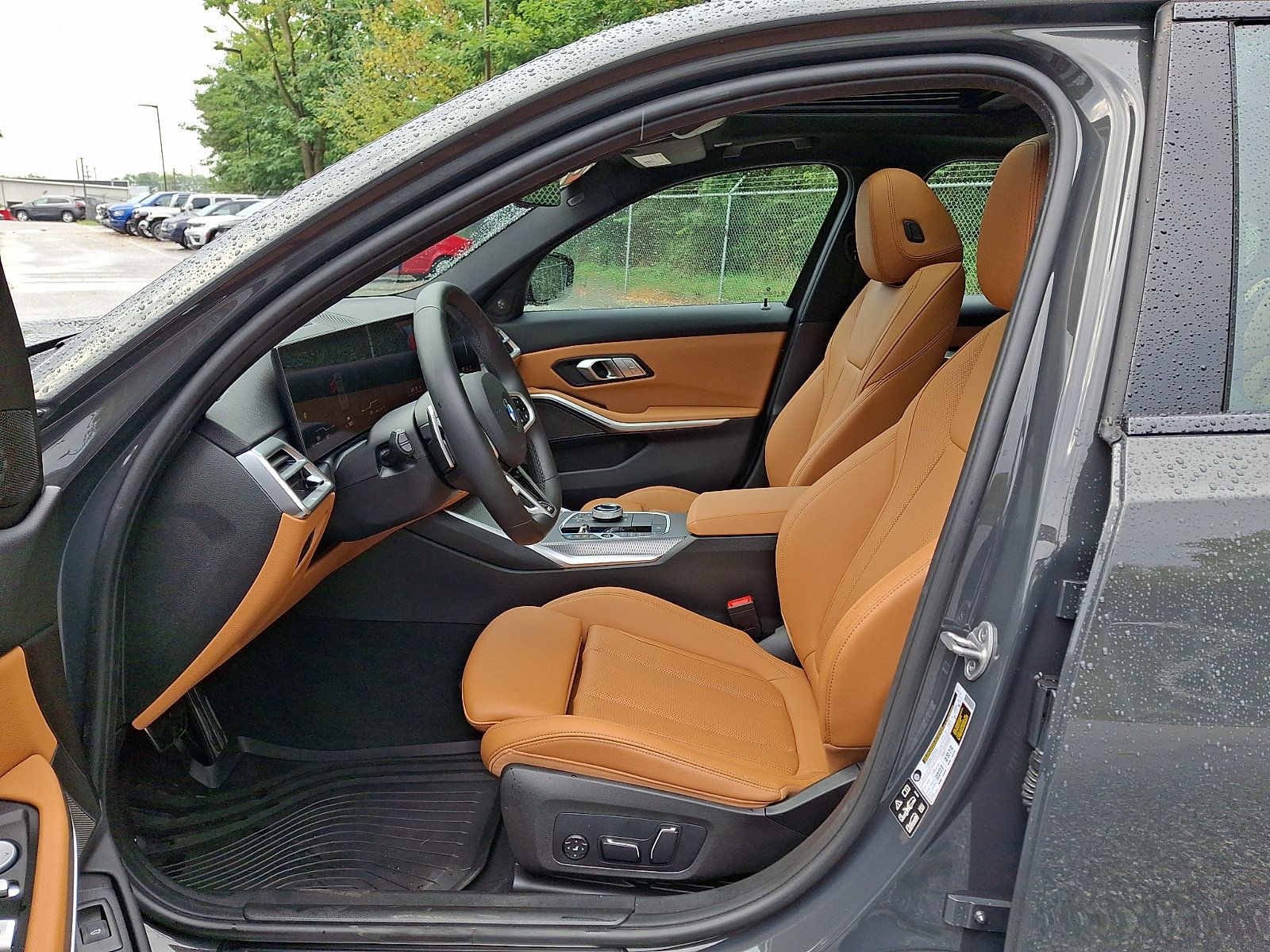 Used 2026 BMW 330i xDrive Sedan w/ M Sport Package AWD/4WD image 13
