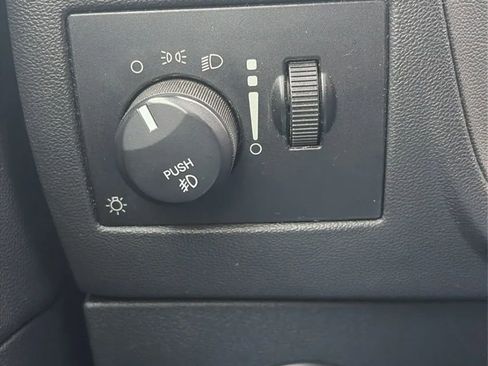 Used 2009 Dodge Challenger SE image 44