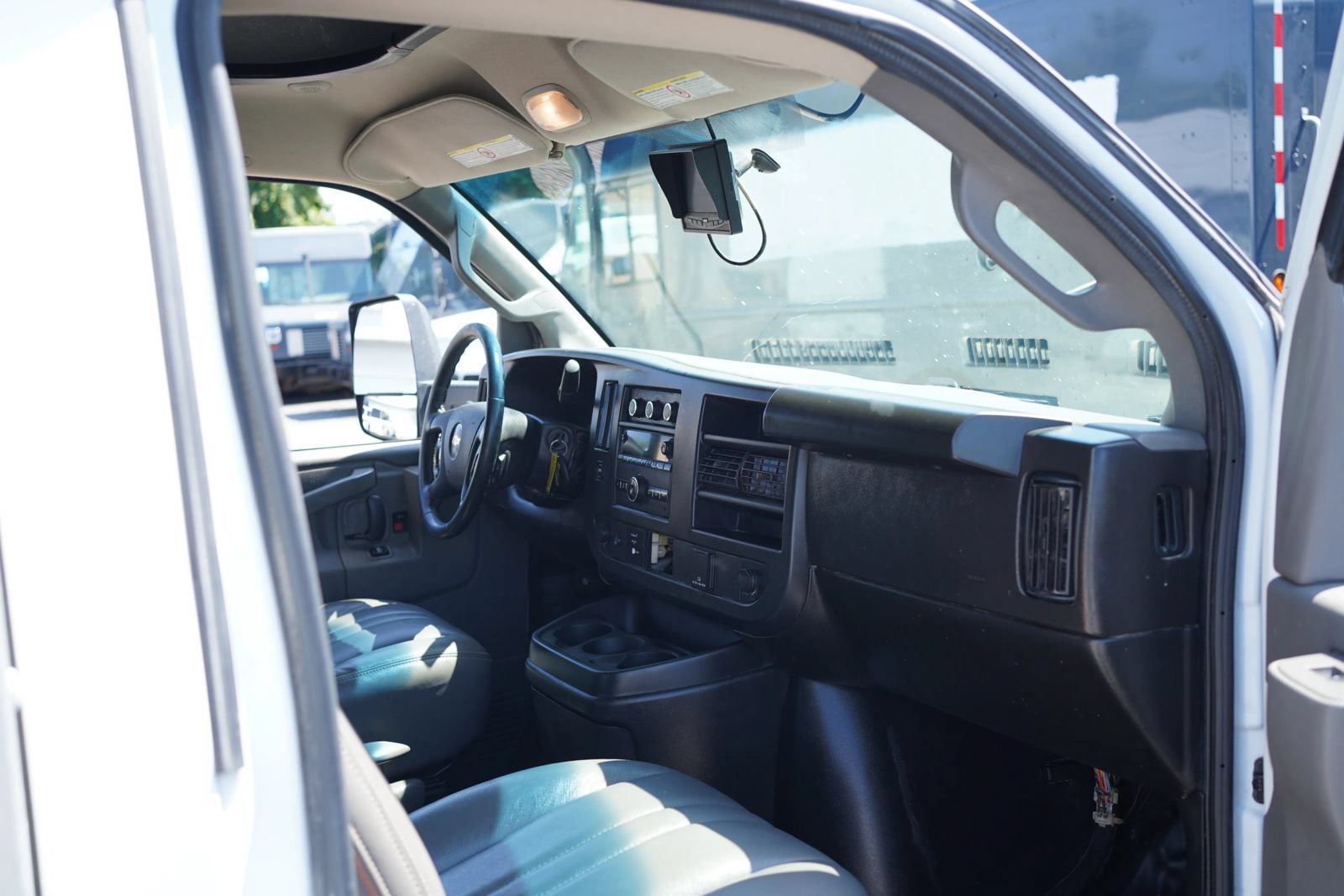 Used 2023 Chevrolet Express 3500 w/ Power Convenience Package RWD image 2
