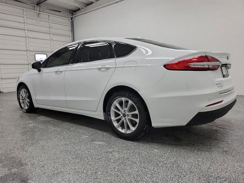 Used 2020 Ford Fusion SE image 4