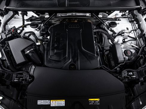 Certified 2025 Audi Q5 Premium w/ Convenience Package image 19