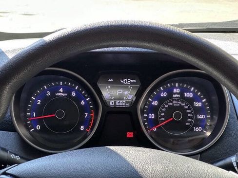 Used 2016 Hyundai Elantra SE w/ Option Group 02 image 15