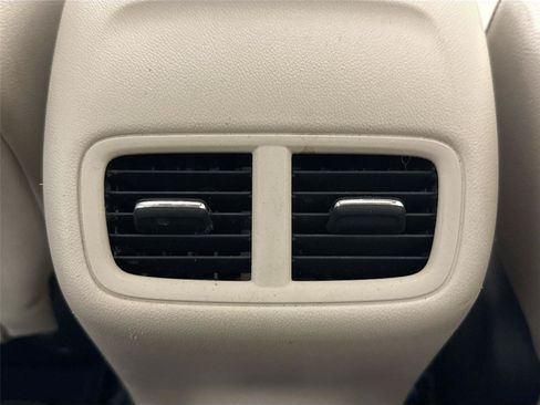 Used 2018 Buick Regal Essence w/ Driver Confidence Package #1 FWD image 37
