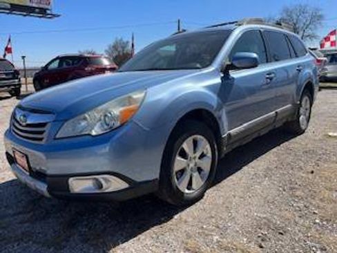 Used 2011 Subaru Outback 2.5i Limited w/ PWR Moonroof Pkg image 4