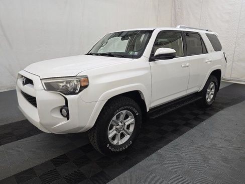 Used 2016 Toyota 4Runner SR5 AWD/4WD image 1