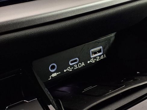 Certified 2025 Subaru Outback Limited image 22