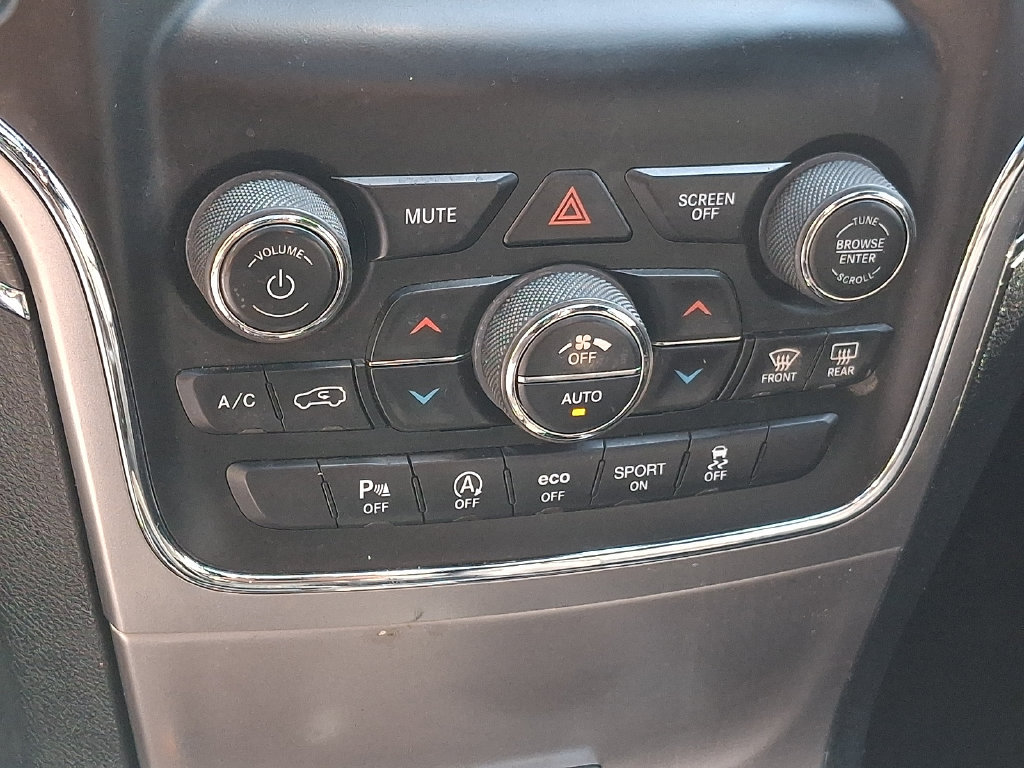 Certified 2018 Jeep Grand Cherokee Limited AWD/4WD image 16