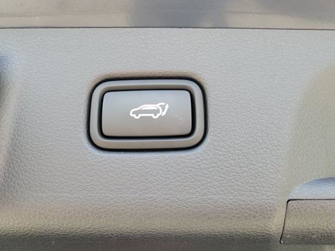 Used 2024 Hyundai Palisade SEL Premium w/ Premium Package FWD image 7