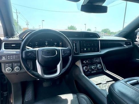 Used 2023 GMC Yukon XL Denali w/ LPO, Floor Liner Package AWD/4WD image 9