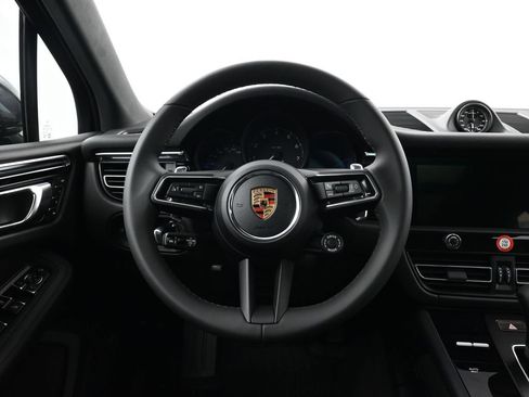 Certified 2026 Porsche Macan image 13