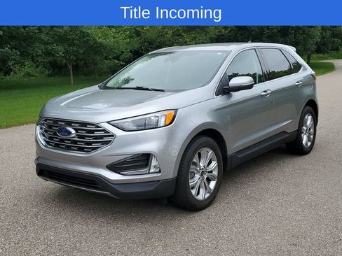 Used 2023 Ford Edge Titanium AWD/4WD image 2