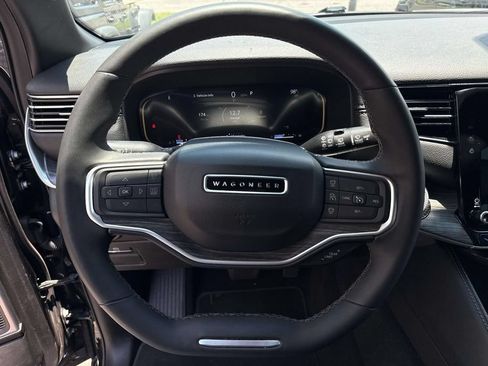 Used 2024 Jeep Wagoneer L Series III w/ Flexible Seating Group AWD/4WD image 19