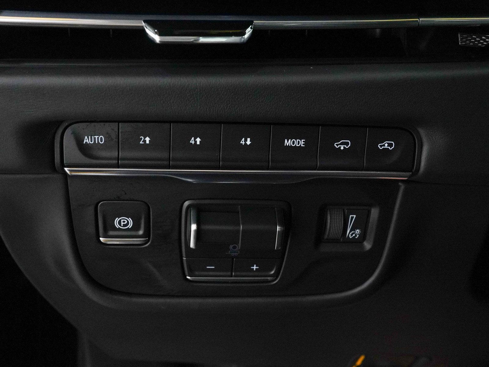 Used 2026 Cadillac Escalade Platinum Sport AWD/4WD image 30