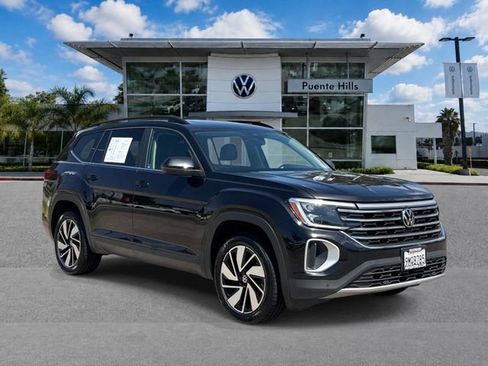 Certified 2024 Volkswagen Atlas SE w/ Panoramic Sunroof Package FWD image 1