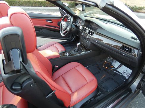 Used 2013 BMW 328i Convertible image 18