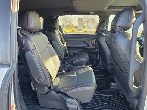 Used 2024 Toyota Sienna XSE image 12