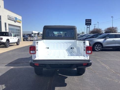 New 2026 Jeep Gladiator Sport AWD/4WD image 7