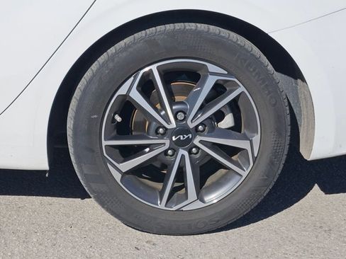 Used 2022 Kia Forte LXS image 5