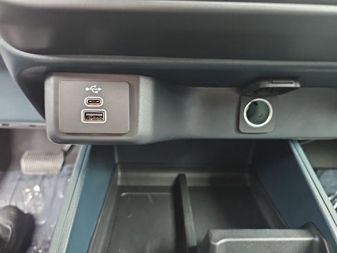 New 2025 Ford Maverick XL image 41