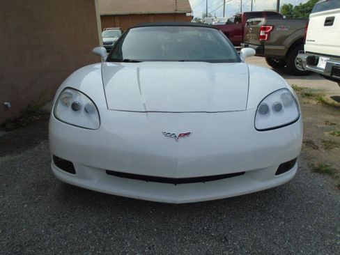Used 2009 Chevrolet Corvette Convertible w/ Preferred Equipment Group RWD image 2