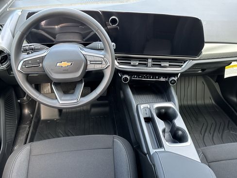 New 2026 Chevrolet Equinox EV LT image 23