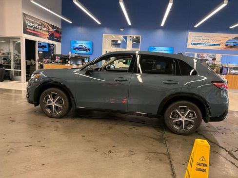 Used 2024 Honda HR-V EX-L image 15