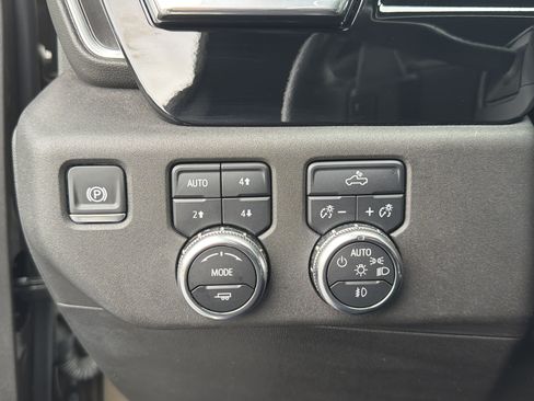 Used 2024 GMC Sierra 1500 Elevation w/ Preferred Package AWD/4WD image 29