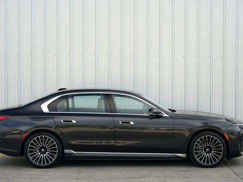 Used 2024 BMW i7 eDrive50 w/ M Sport Package image 62