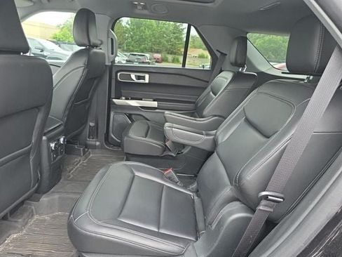 Used 2023 Ford Explorer XLT w/ Equipment Group 202A AWD/4WD image 7