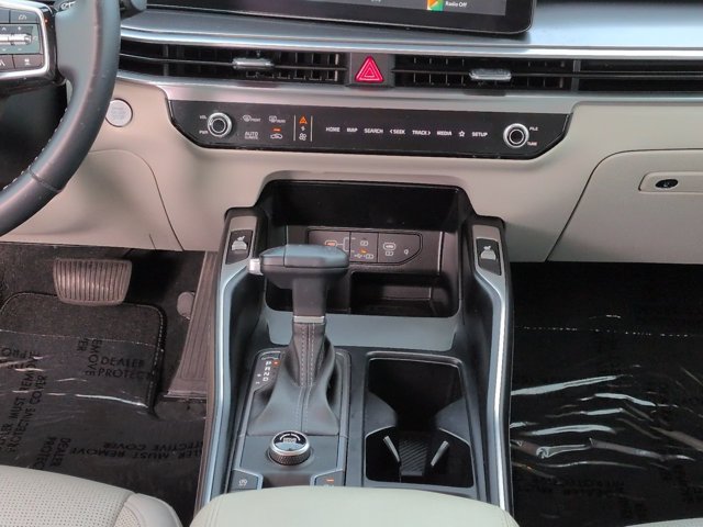 Used 2025 Kia Sorento S FWD image 18
