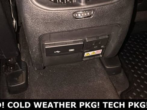 Used 2019 Jeep Cherokee Trailhawk w/ Cold Weather Group AWD/4WD image 8