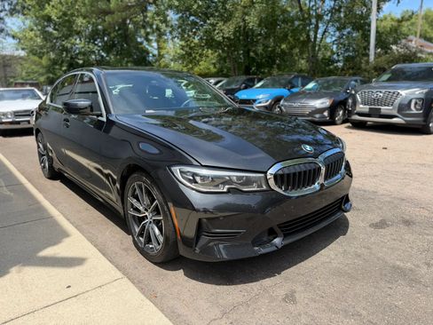 Used 2019 BMW 330i Sedan w/ Convenience Package RWD image 4