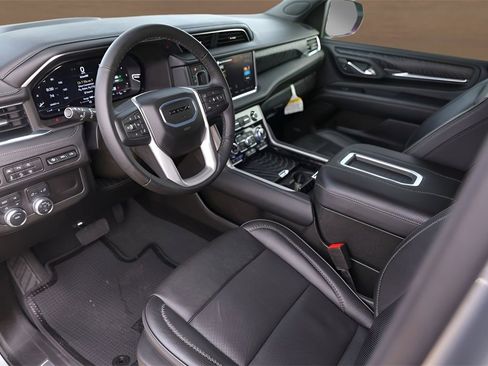 Used 2024 GMC Yukon Denali image 10