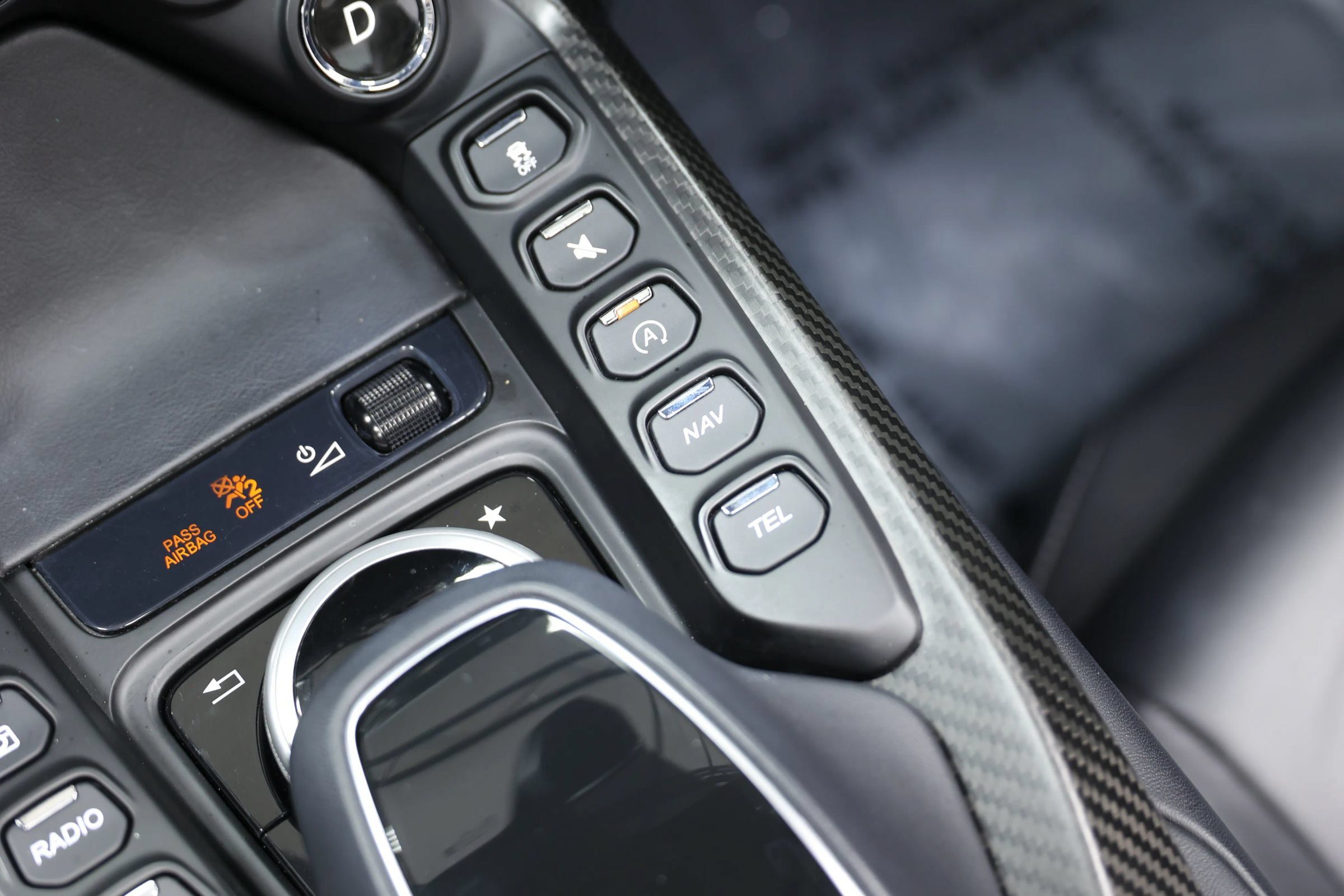Used 2023 Aston Martin V8 Vantage Roadster RWD image 41