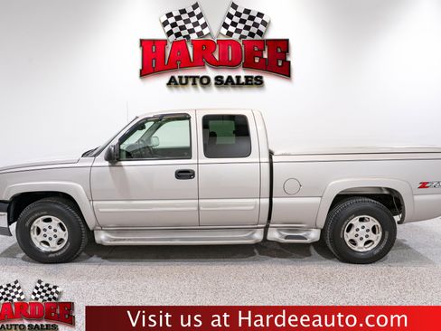 Used 2004 Chevrolet Silverado 1500 w/ Light Duty Power Package image 1