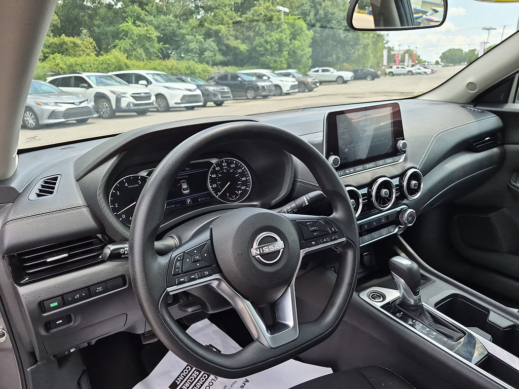 Used 2025 Nissan Sentra SV FWD image 15