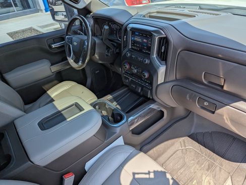 Used 2020 Chevrolet Silverado 1500 LTZ w/ LTZ Premium Package AWD/4WD image 44