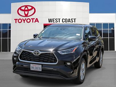 Used 2023 Toyota Highlander LE