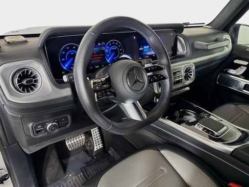 Used 2025 Mercedes-Benz G 580 w/ EQ Technology image 9