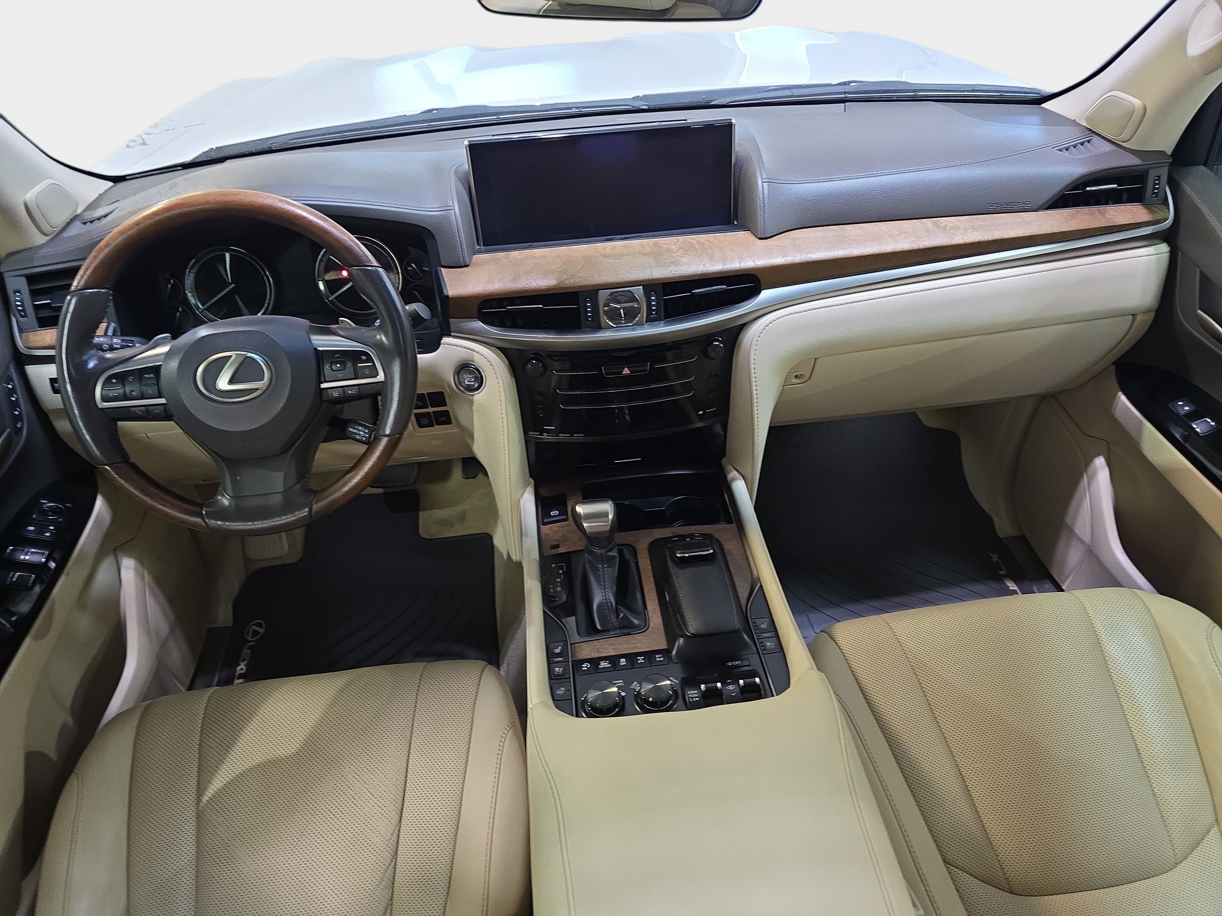 Used 2021 Lexus LX 570 4WD w/ Luxury Package image 10