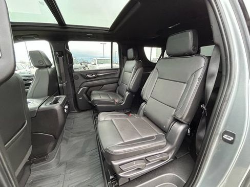 Used 2023 GMC Yukon XL Denali AWD/4WD image 46