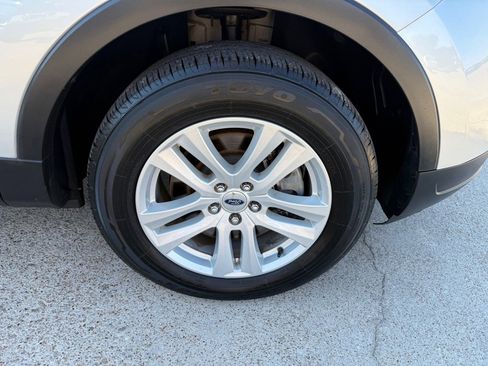 Used 2019 Ford Explorer XLT w/ Equipment Group 201A image 13