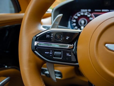 Used 2025 Aston Martin DBX 707 image 18