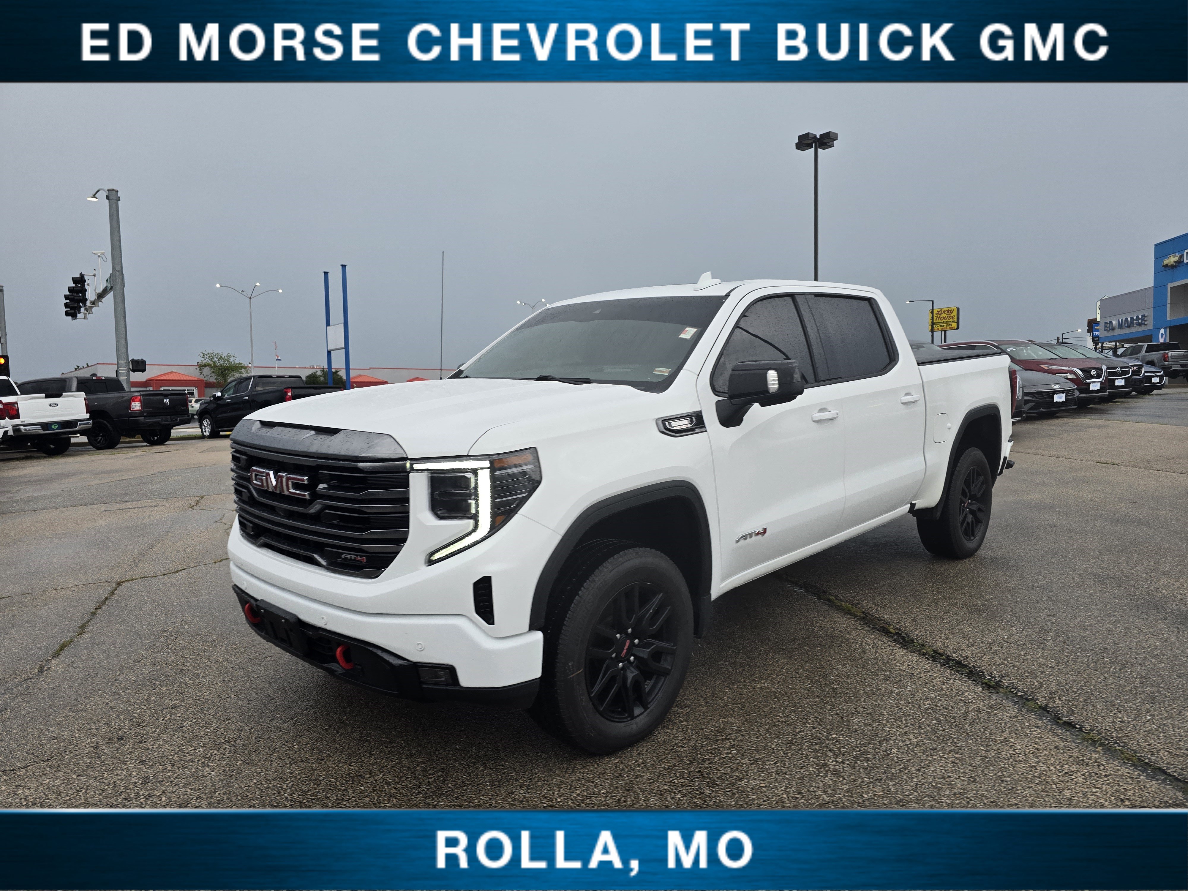 Used 2022 GMC Sierra 1500 AT4 w/ AT4 Premium Package AWD/4WD image 7