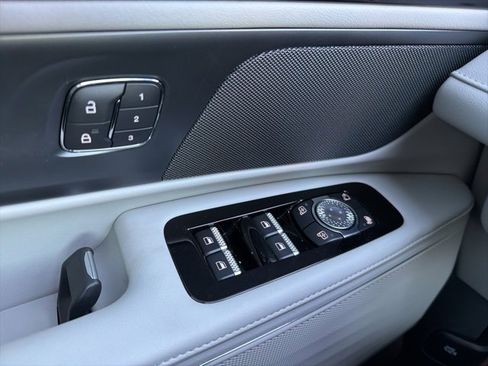 New 2026 Lincoln Nautilus Premier image 17