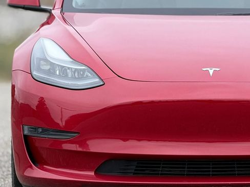 Used 2023 Tesla Model 3 Standard Range image 11