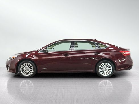 Used 2014 Toyota Avalon Limited FWD image 2