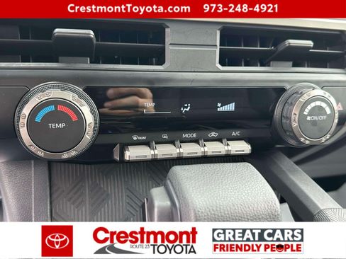 Certified 2025 Toyota Tacoma SR5 AWD/4WD image 23