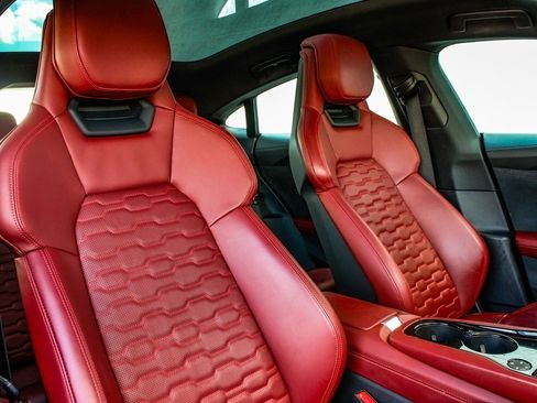 Used 2024 Audi e-tron GT Premium Plus image 41